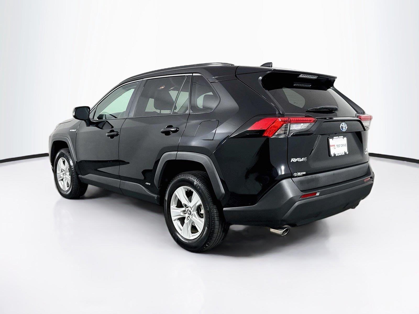 2021 Toyota RAV4 Hybrid XLE photo 10