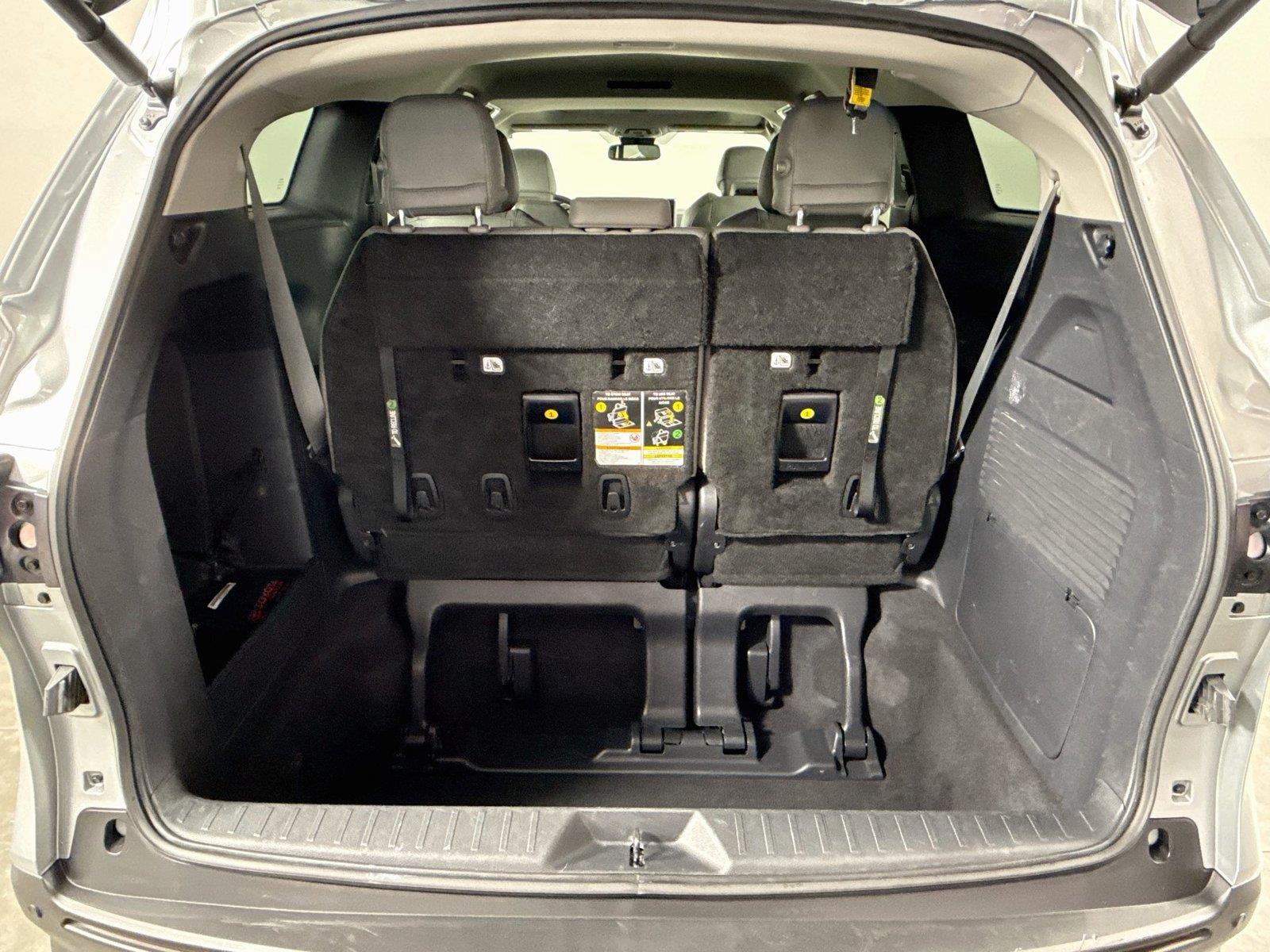 2025 Toyota Sienna XLE 8-Passenger photo 37