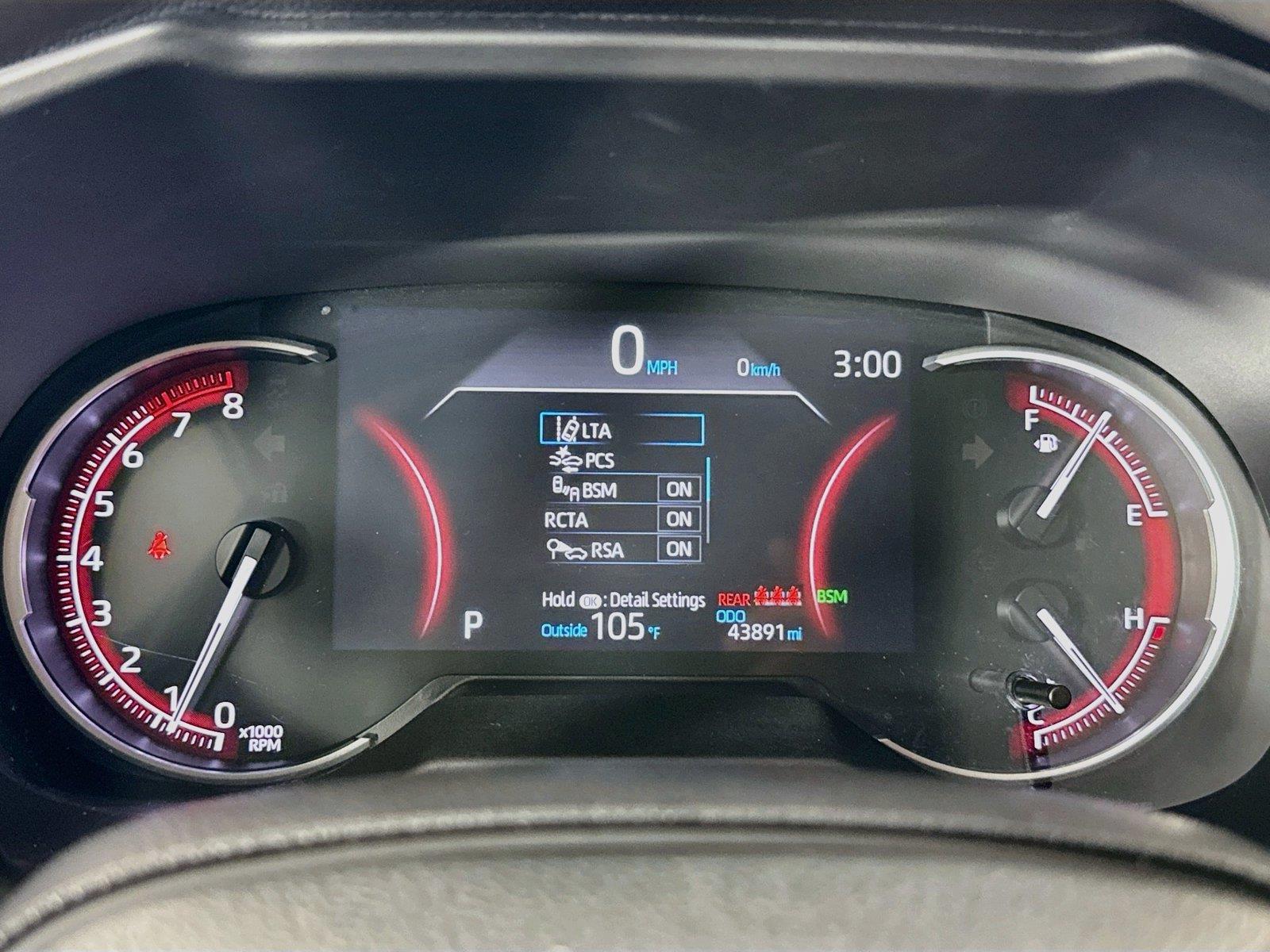 2025 Toyota RAV4 XLE photo 17