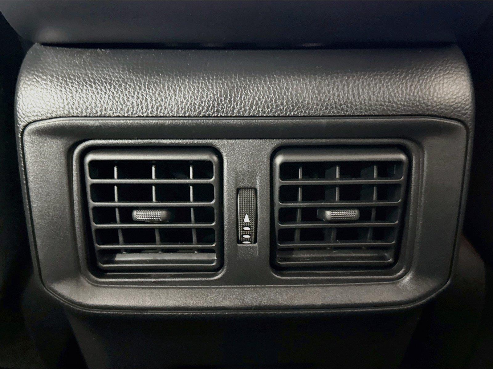 2021 Toyota RAV4 Hybrid XLE photo 32