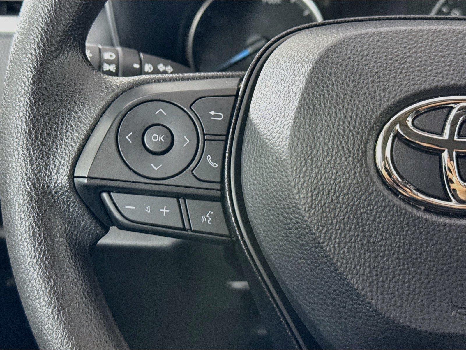 2021 Toyota RAV4 Hybrid XLE photo 15