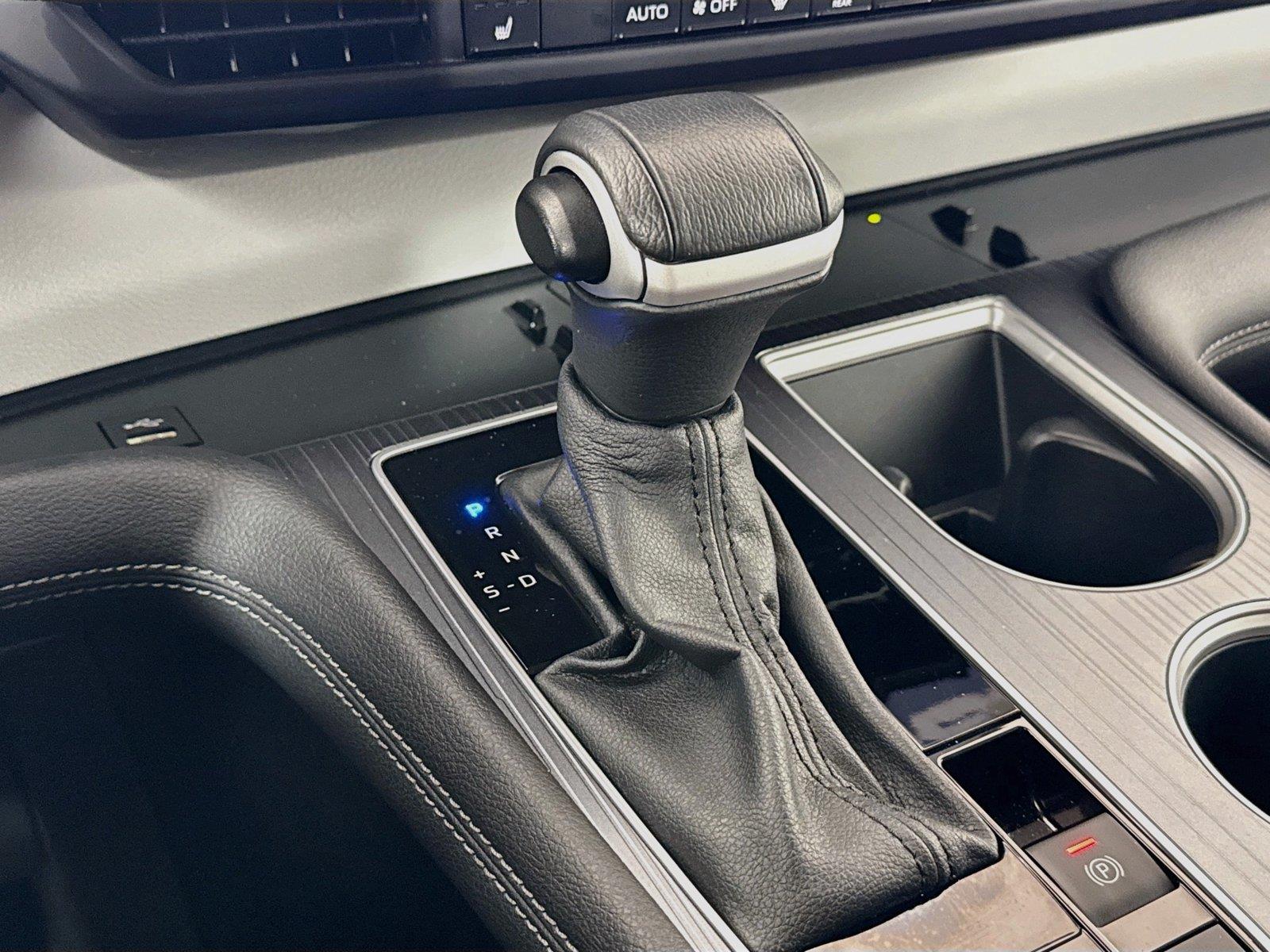 2025 Toyota Sienna XLE 8-Passenger photo 27