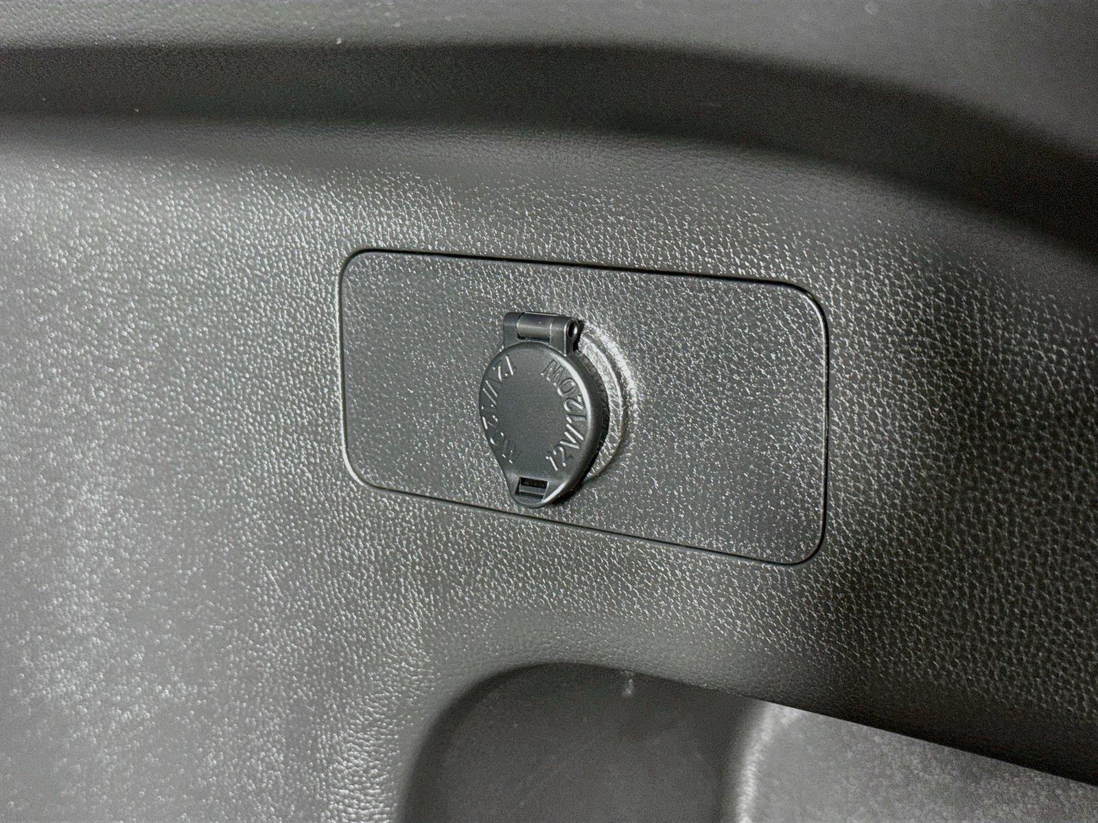 2025 Toyota RAV4 XLE photo 35