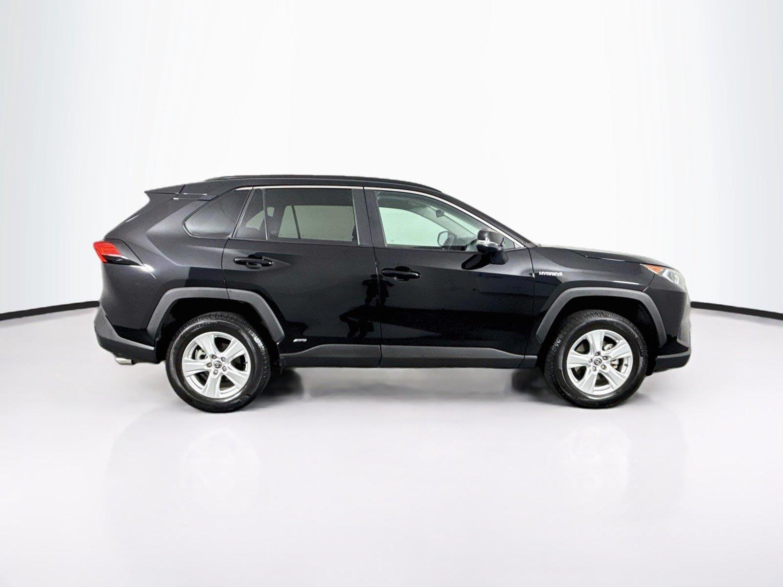 2021 Toyota RAV4 Hybrid XLE photo 8