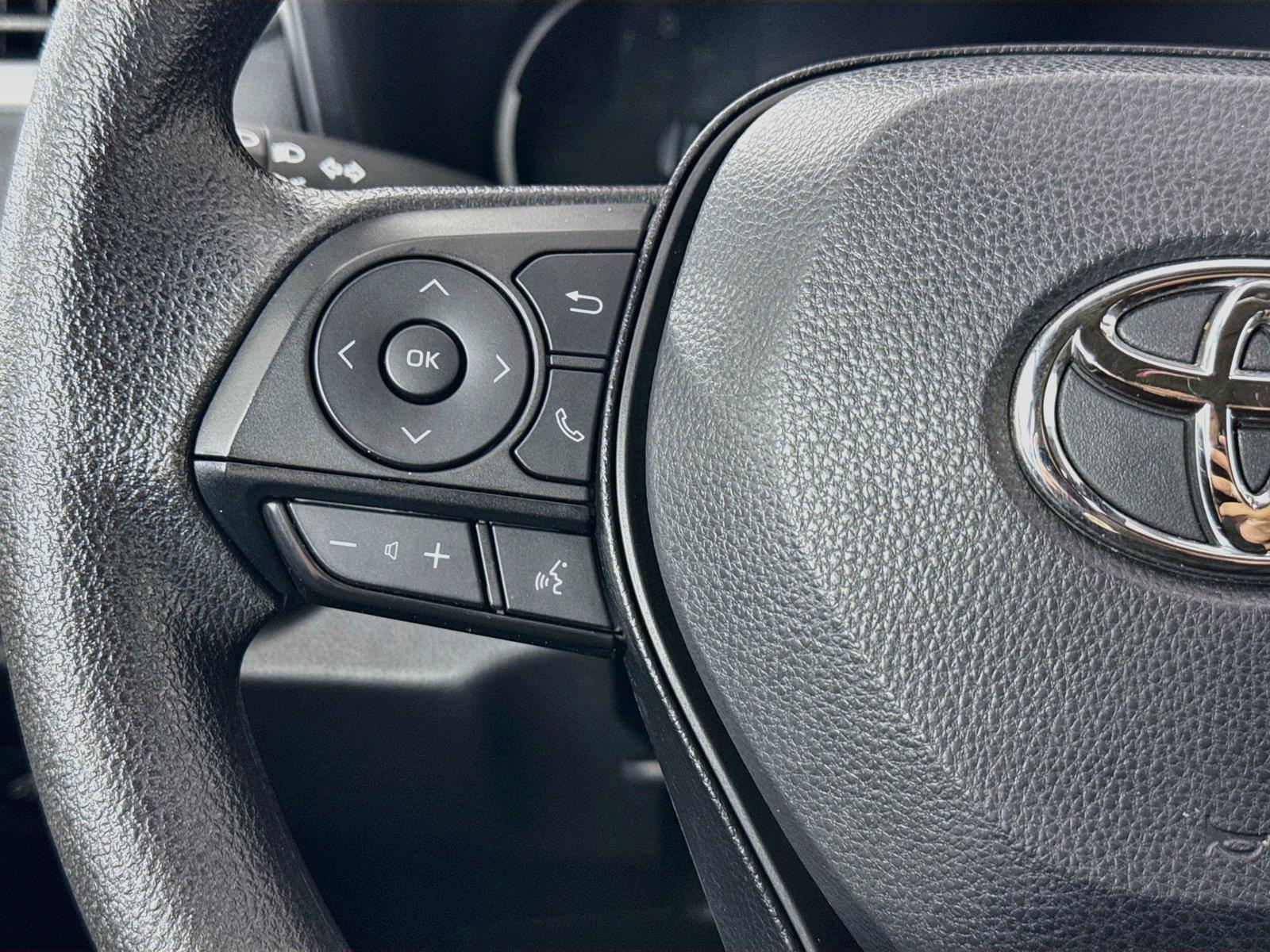 2025 Toyota RAV4 XLE photo 16