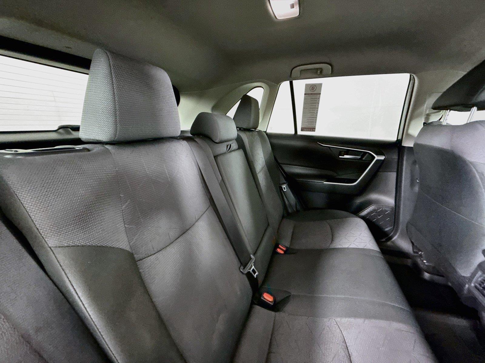 2025 Toyota RAV4 XLE photo 39