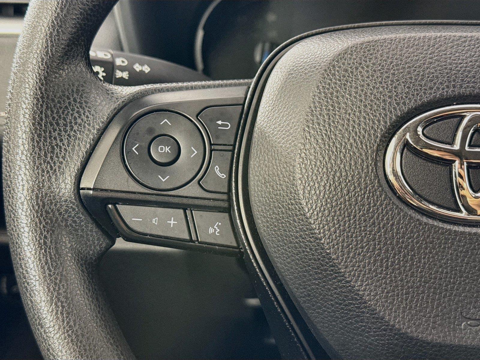 2025 Toyota RAV4 Hybrid XLE photo 16