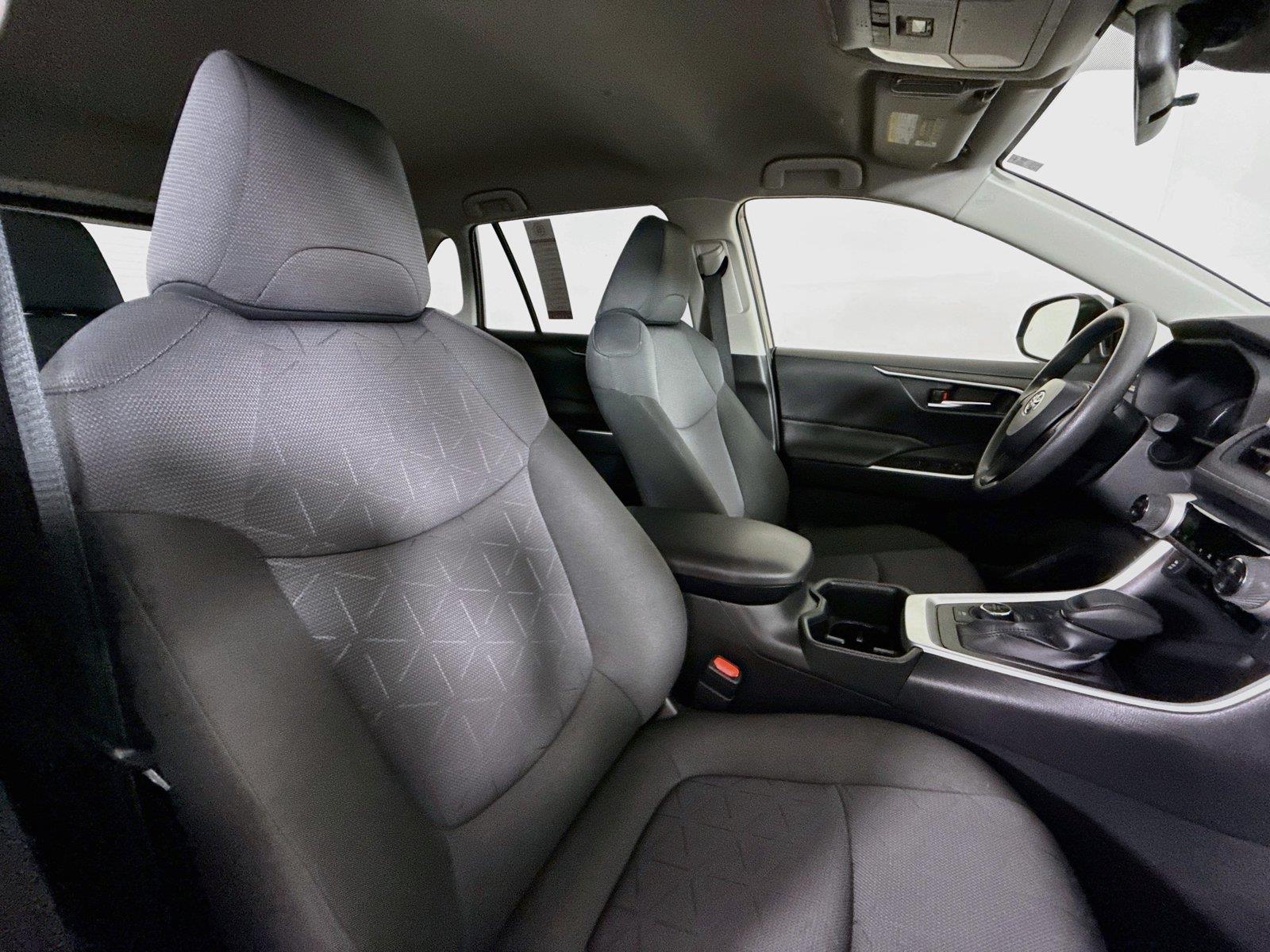 2025 Toyota RAV4 Hybrid XLE photo 39