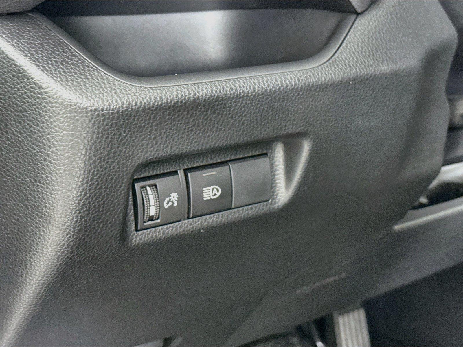 2025 Toyota RAV4 Hybrid XLE photo 14