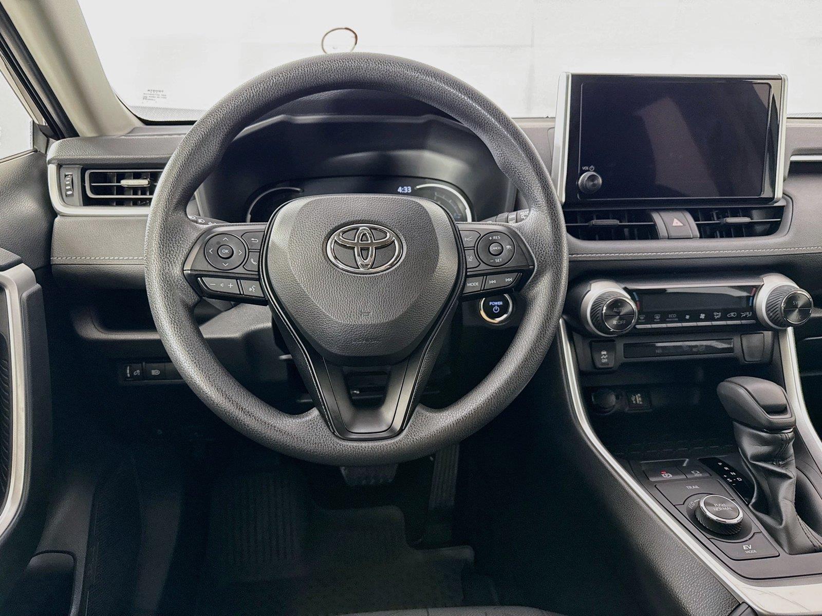 2025 Toyota RAV4 Hybrid XLE photo 28