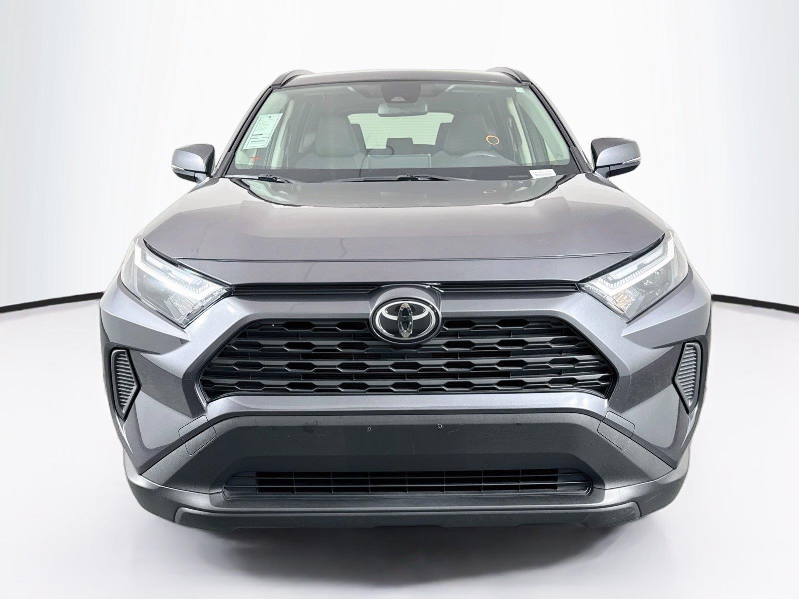 2025 Toyota RAV4 Hybrid XLE photo 7