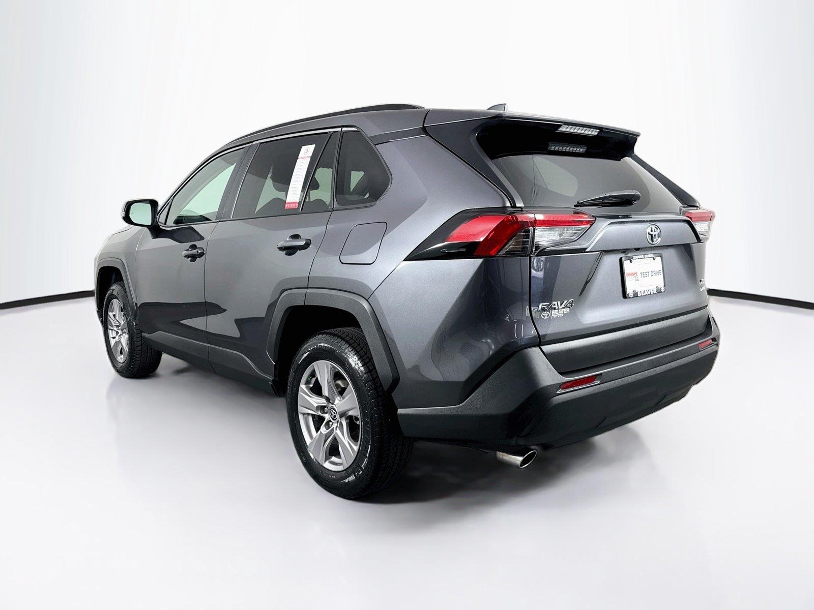 2025 Toyota RAV4 XLE photo 11