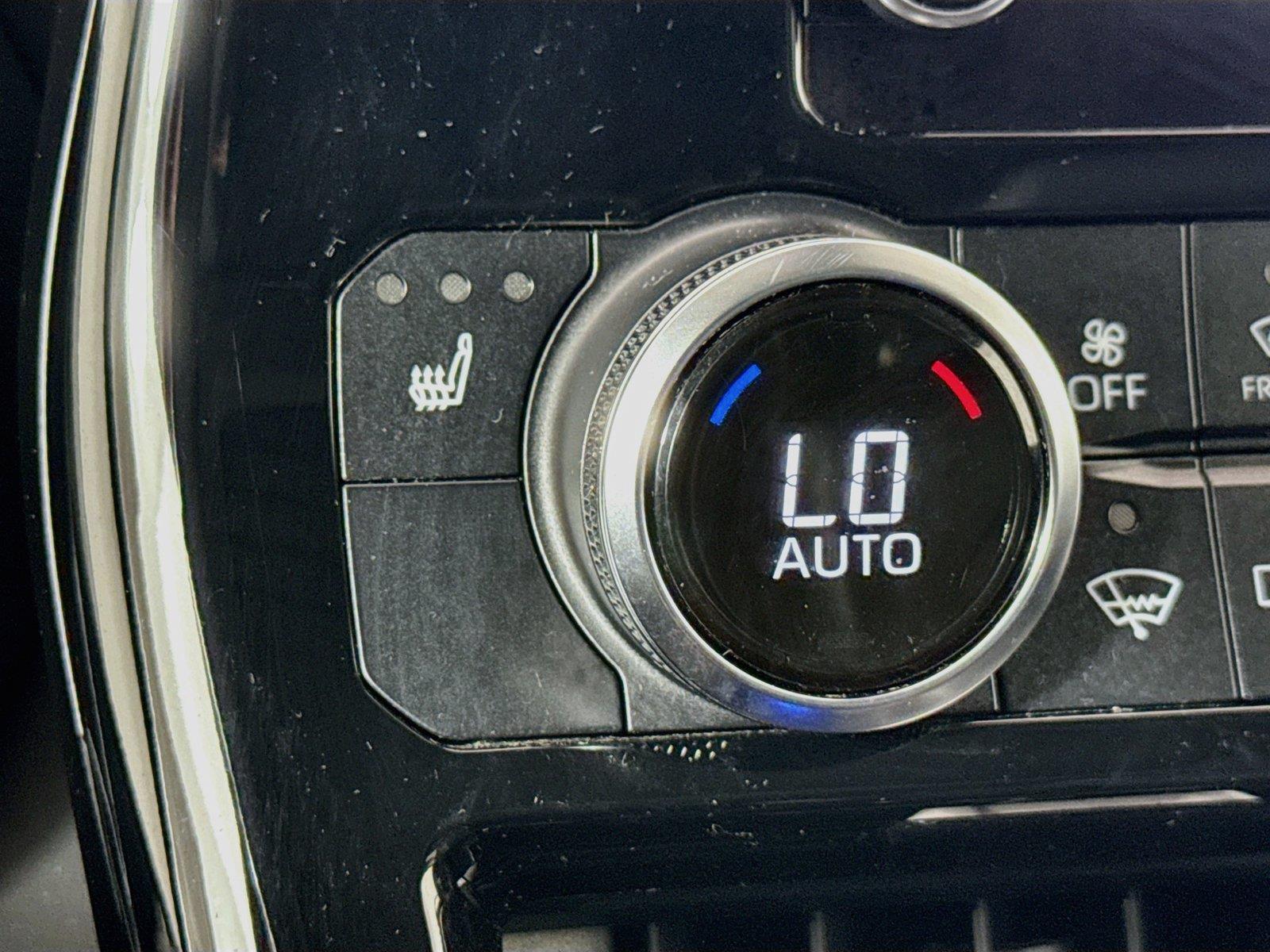2023 Toyota Highlander XLE photo 7