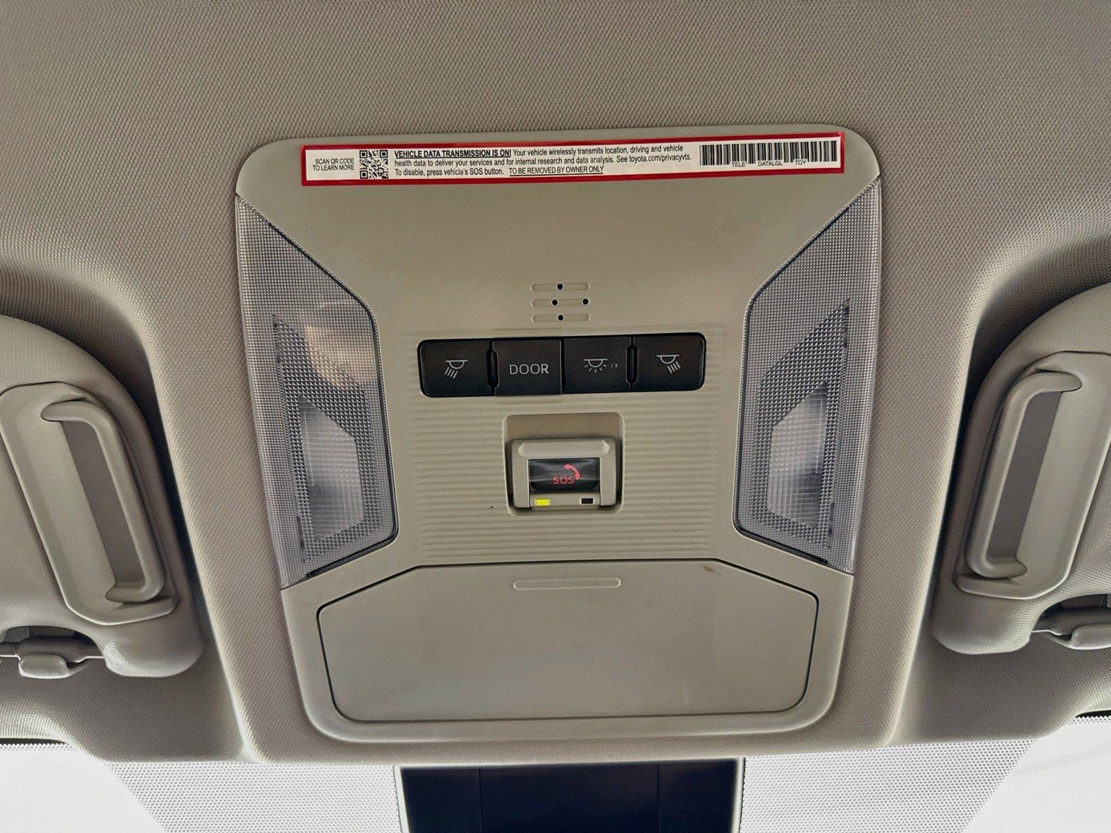 2025 Toyota RAV4 Hybrid XLE photo 5
