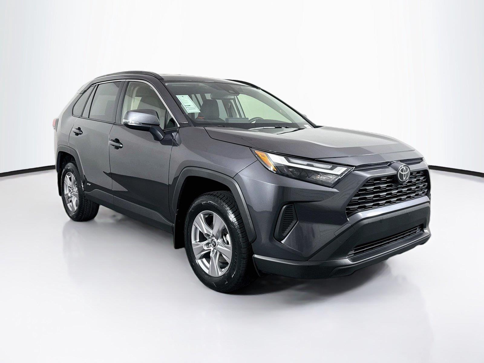 2025 Toyota RAV4 Hybrid XLE photo 8
