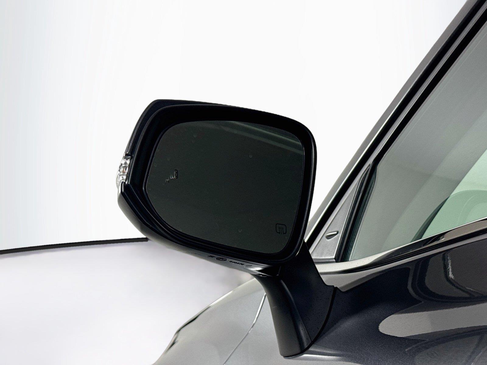 2023 Toyota Highlander XLE photo 4