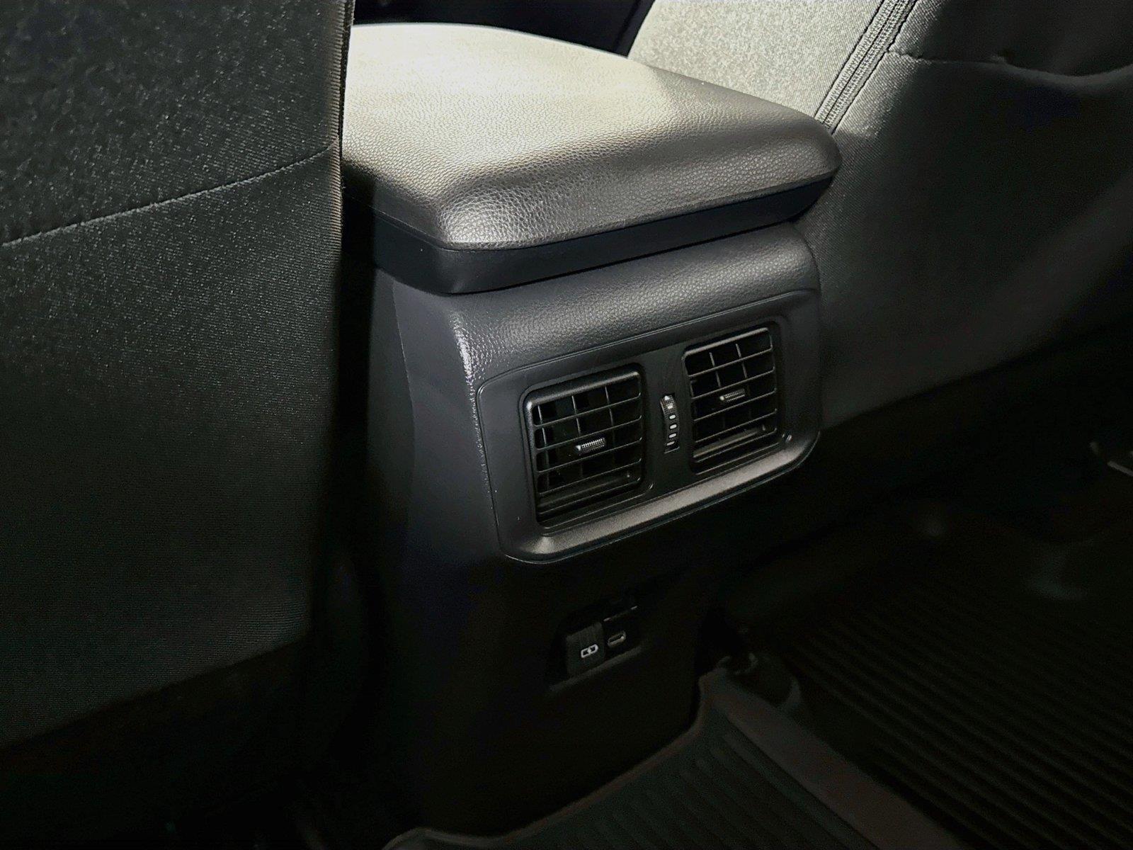 2025 Toyota RAV4 Hybrid XLE photo 32