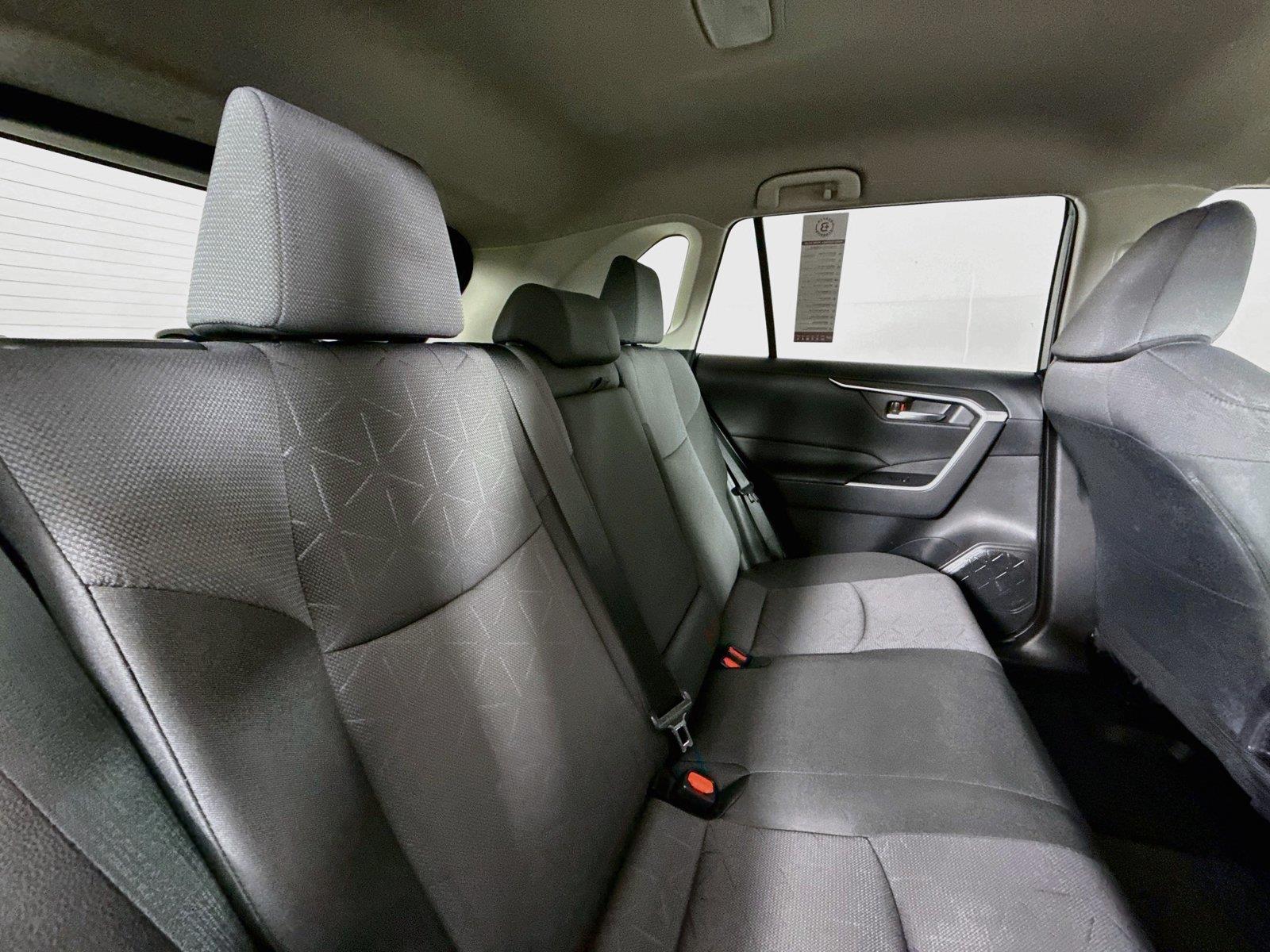 2025 Toyota RAV4 Hybrid XLE photo 38