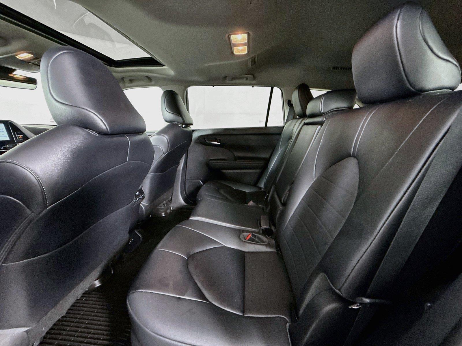 2023 Toyota Highlander XLE photo 30