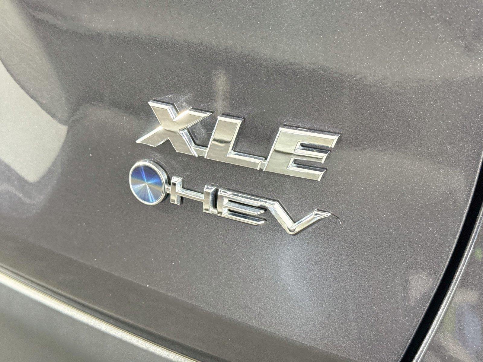 2025 Toyota RAV4 Hybrid XLE photo 13