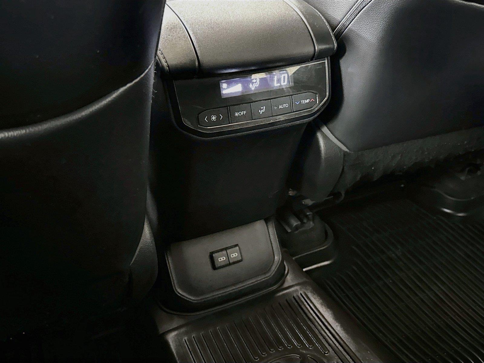 2023 Toyota Highlander XLE photo 35