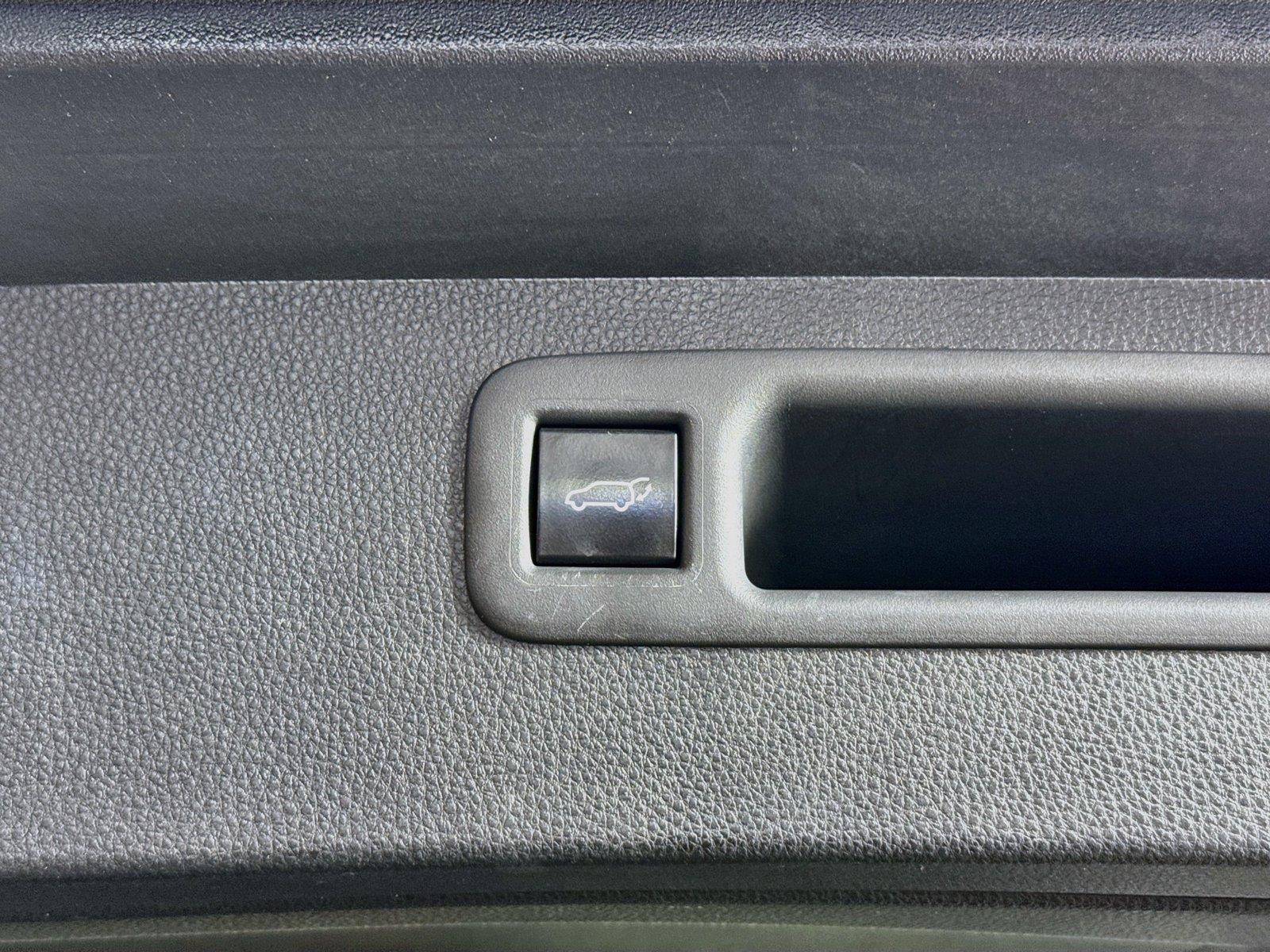 2023 Toyota Highlander XLE photo 39