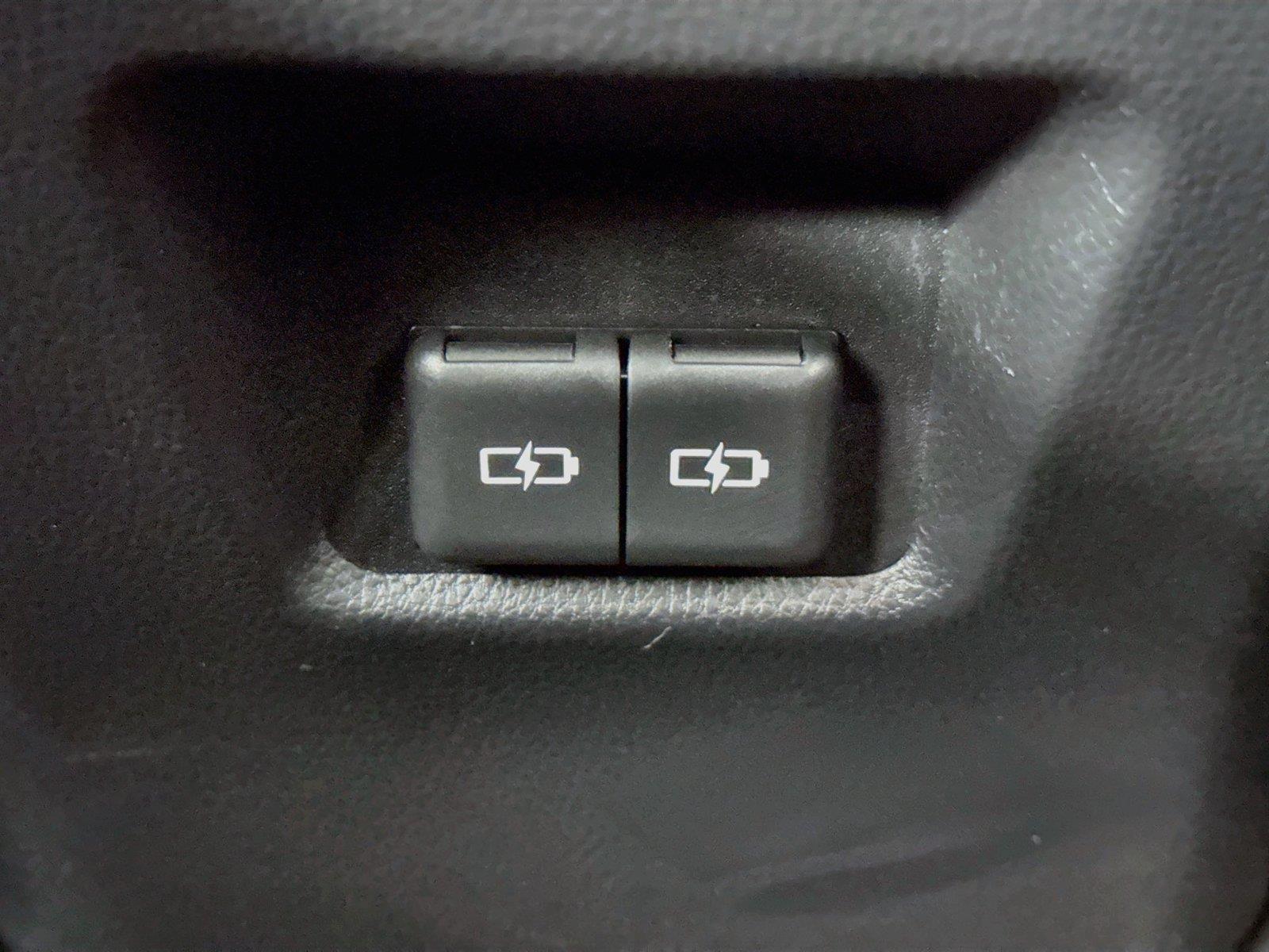 2025 Toyota RAV4 XLE photo 34
