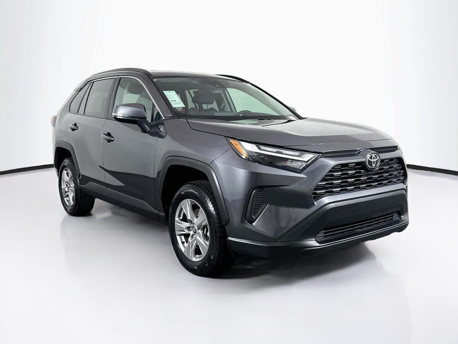 2025 Toyota RAV4 XLE photo 8