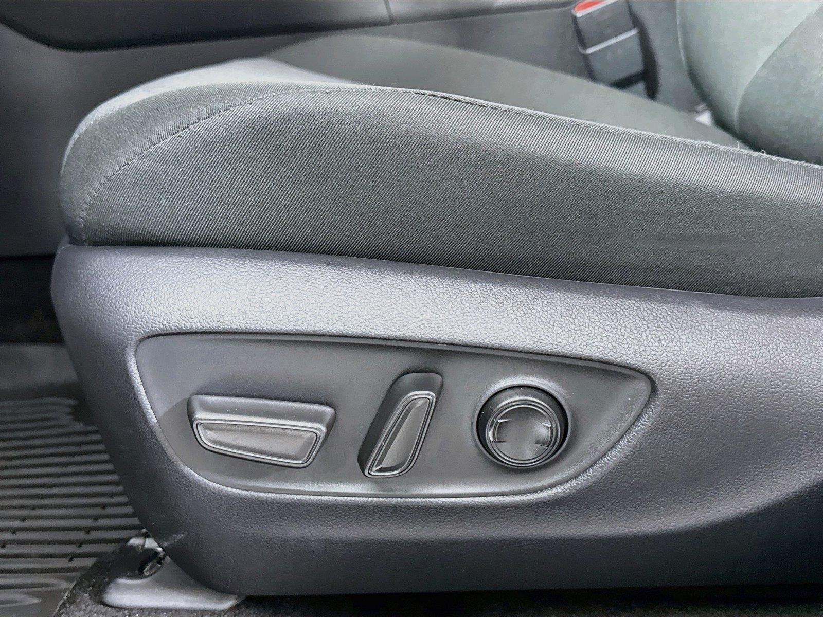 2025 Toyota RAV4 Hybrid XLE photo 26