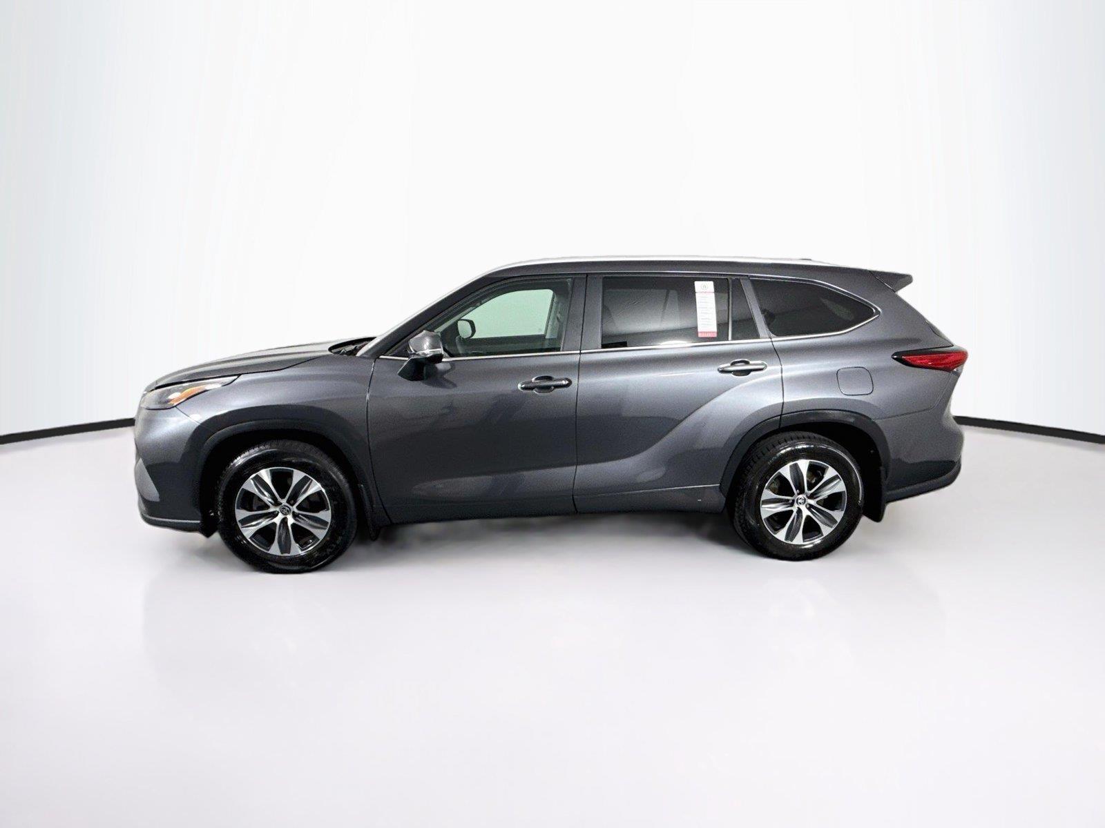 2023 Toyota Highlander XLE photo 13
