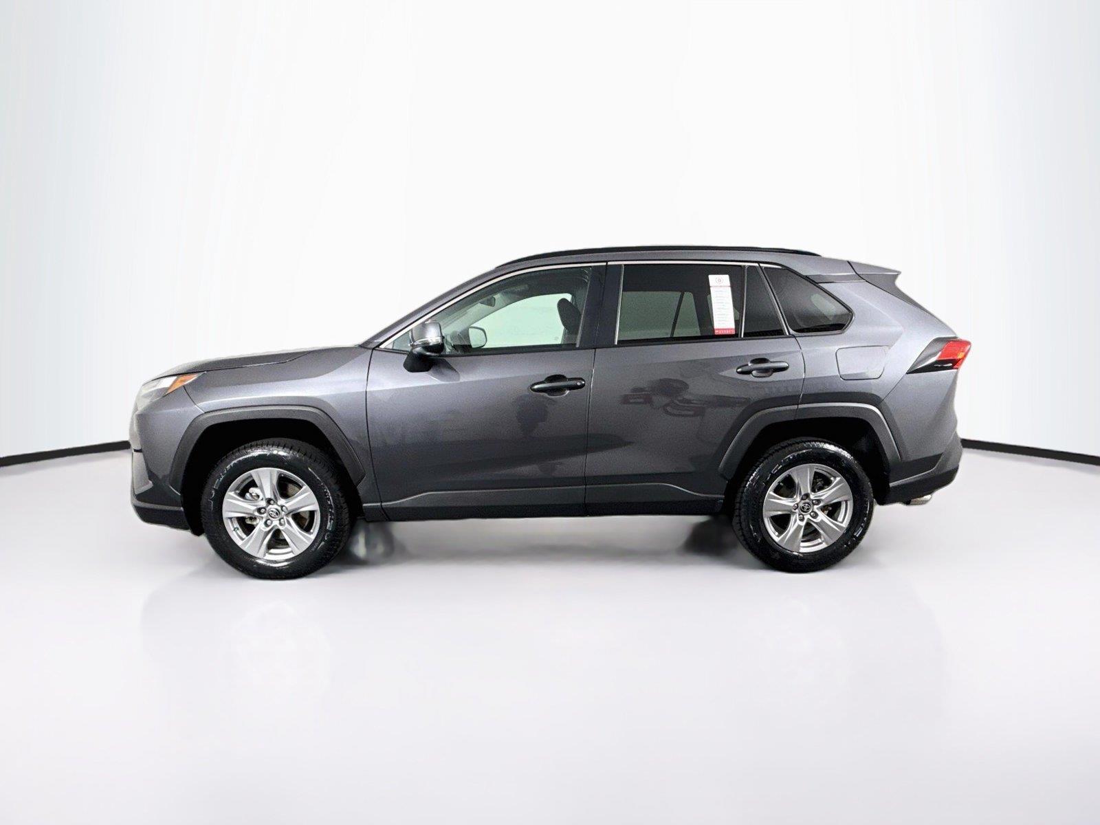 2025 Toyota RAV4 XLE photo 12