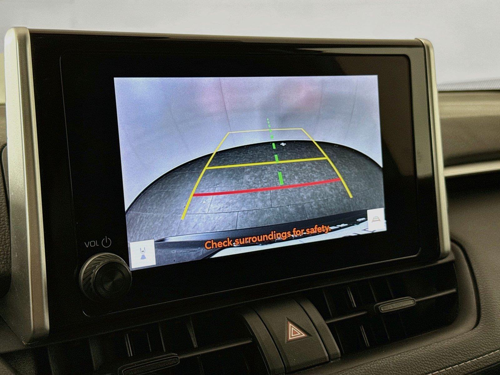 2025 Toyota RAV4 XLE photo 22