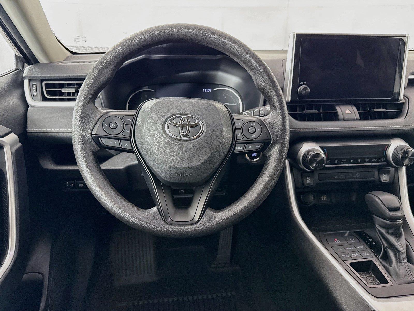 2025 Toyota RAV4 XLE photo 28