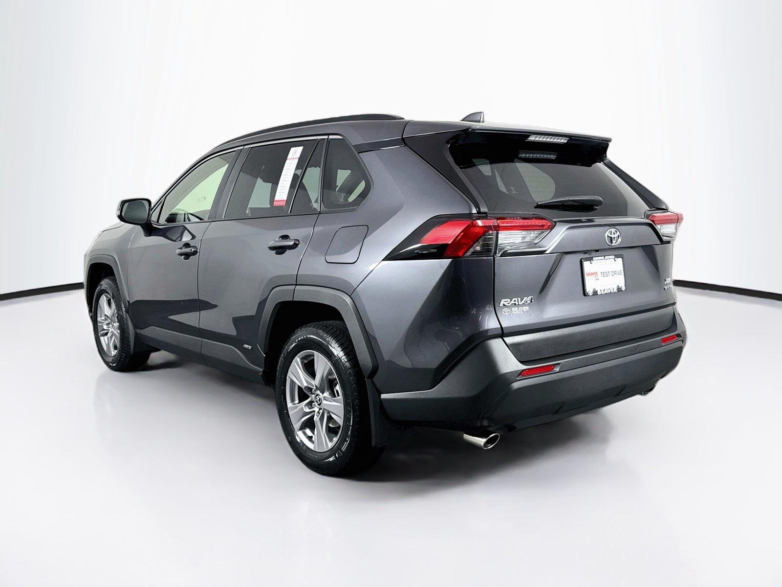 2025 Toyota RAV4 Hybrid XLE photo 11