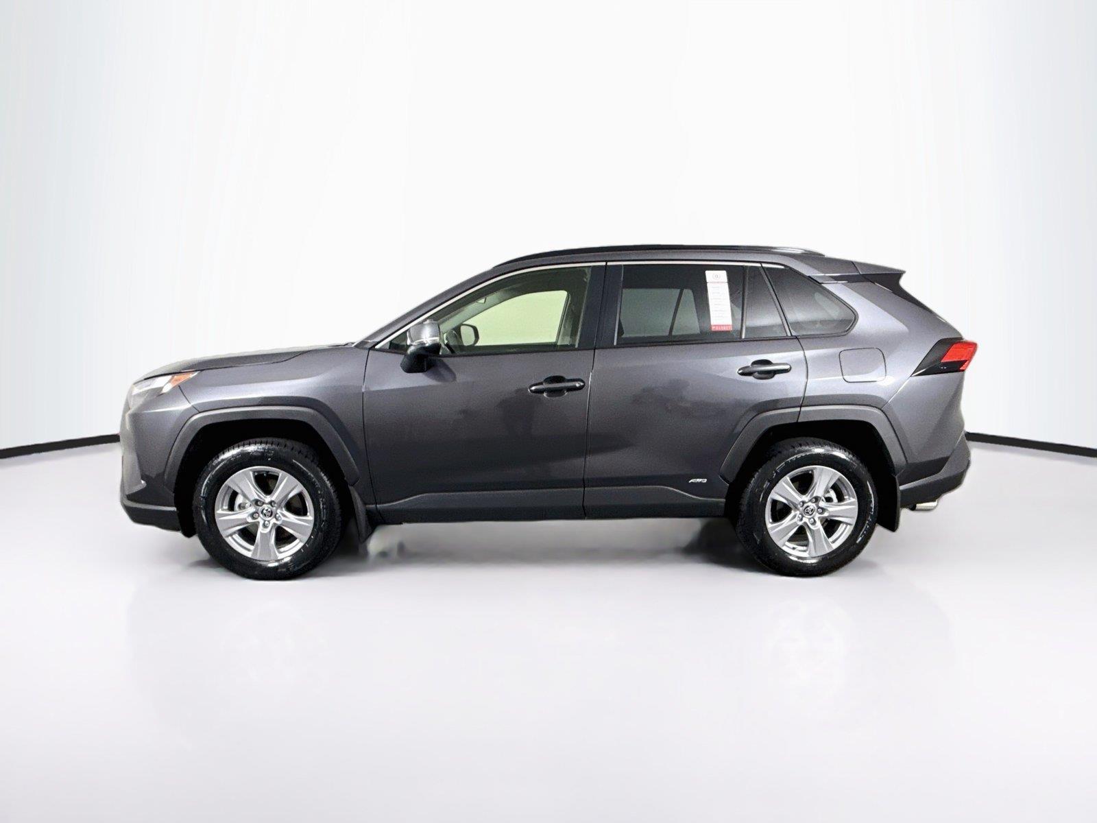 2025 Toyota RAV4 Hybrid XLE photo 12