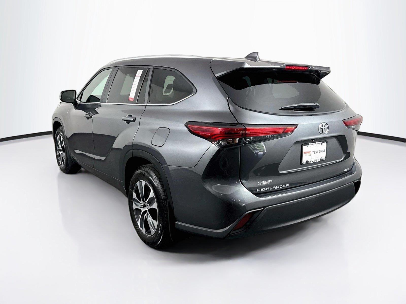 2023 Toyota Highlander XLE photo 12