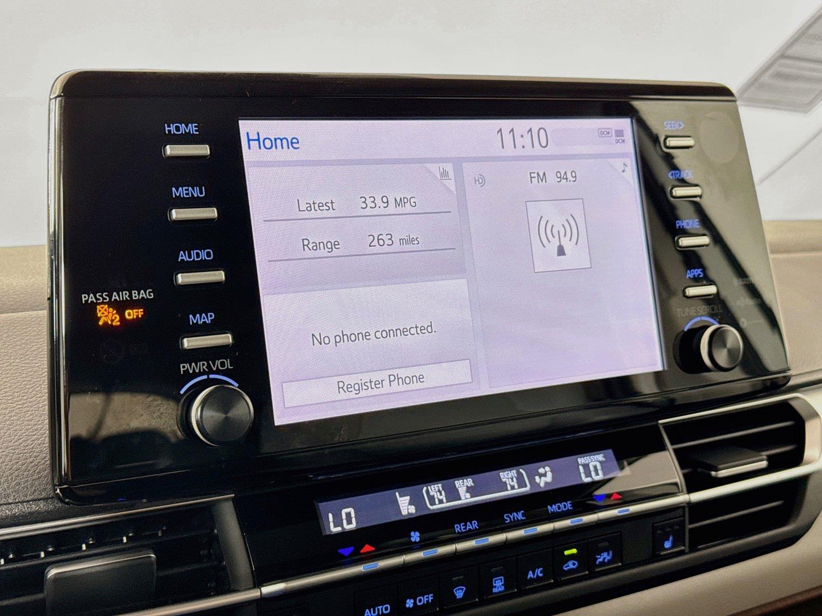 2024 Toyota Sienna XLE 8-Passenger photo 23