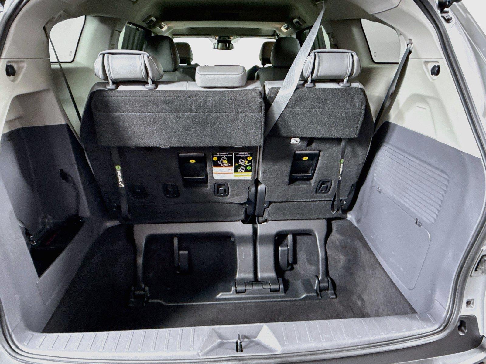 2024 Toyota Sienna XLE 8-Passenger photo 38