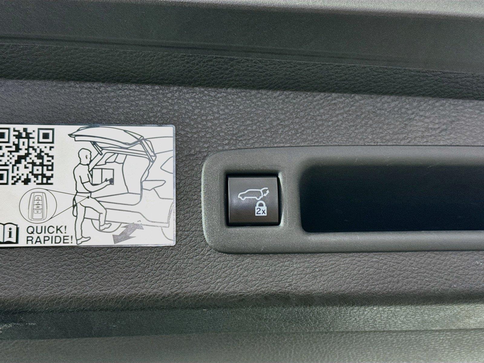 2024 Toyota Sienna XLE 8-Passenger photo 39