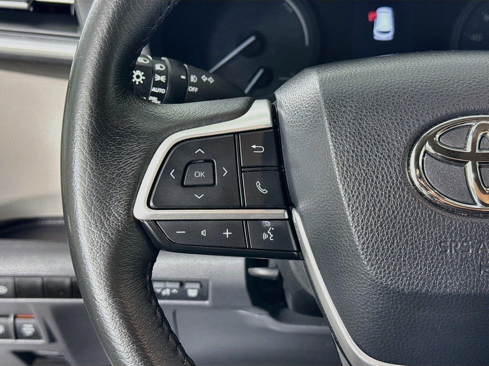 2024 Toyota Sienna XLE 8-Passenger photo 16