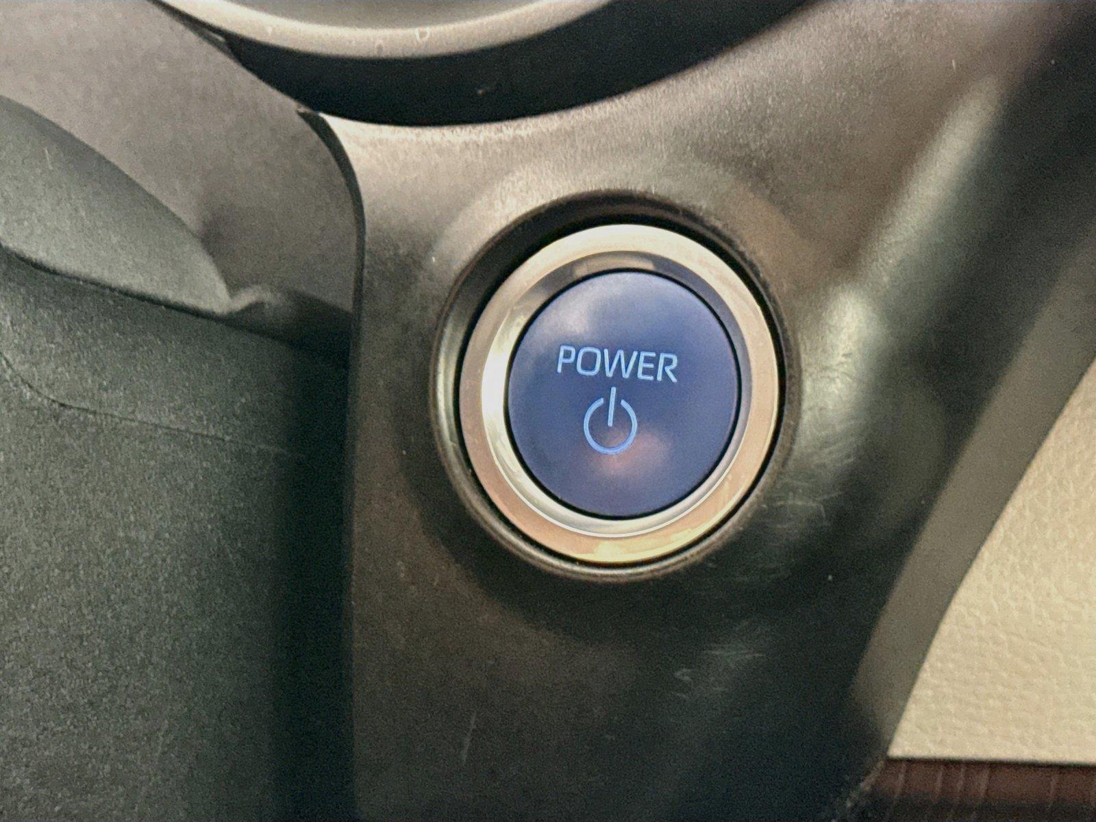 2024 Toyota Sienna XLE 8-Passenger photo 20