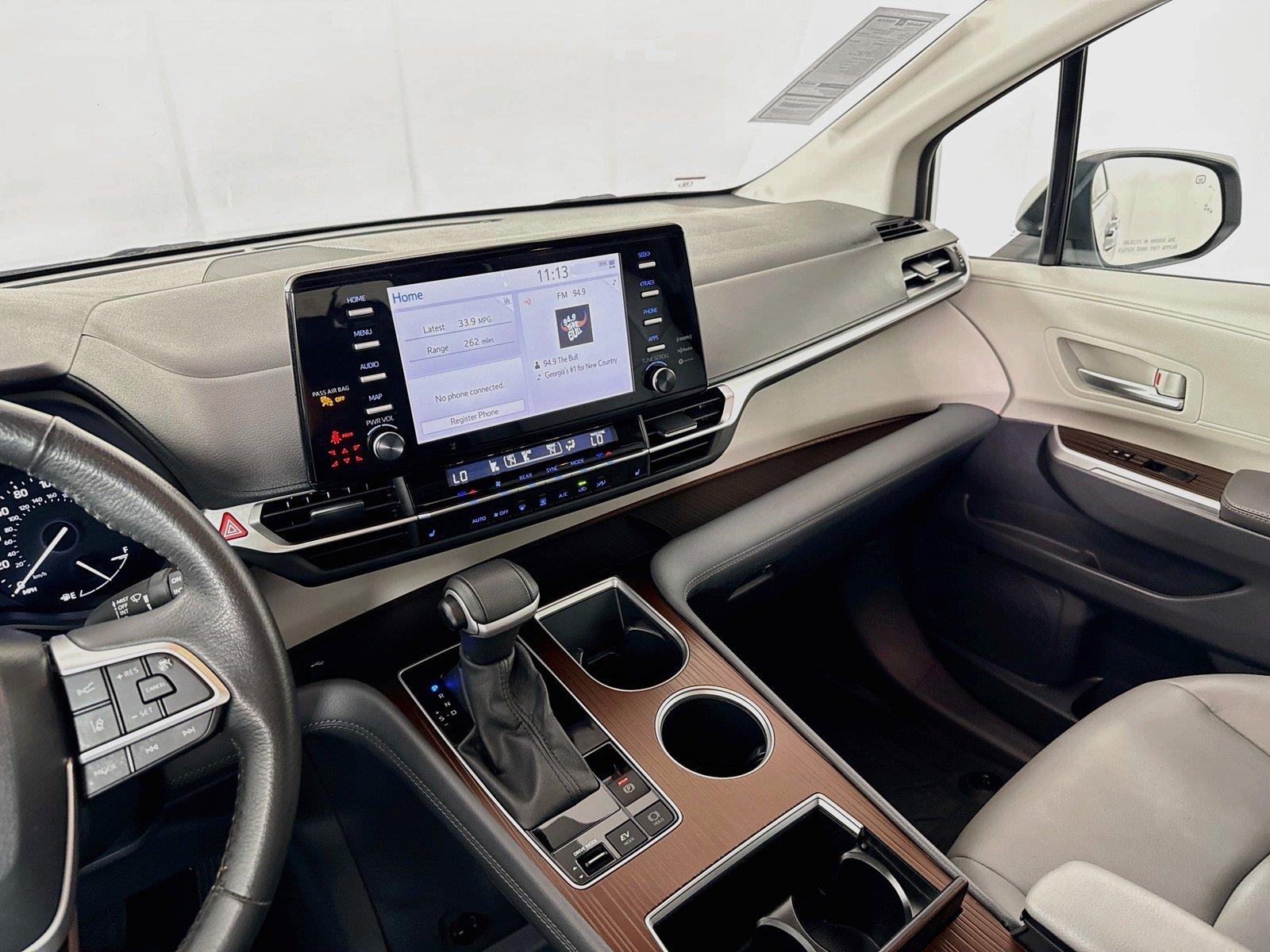 2024 Toyota Sienna XLE 8-Passenger photo 33