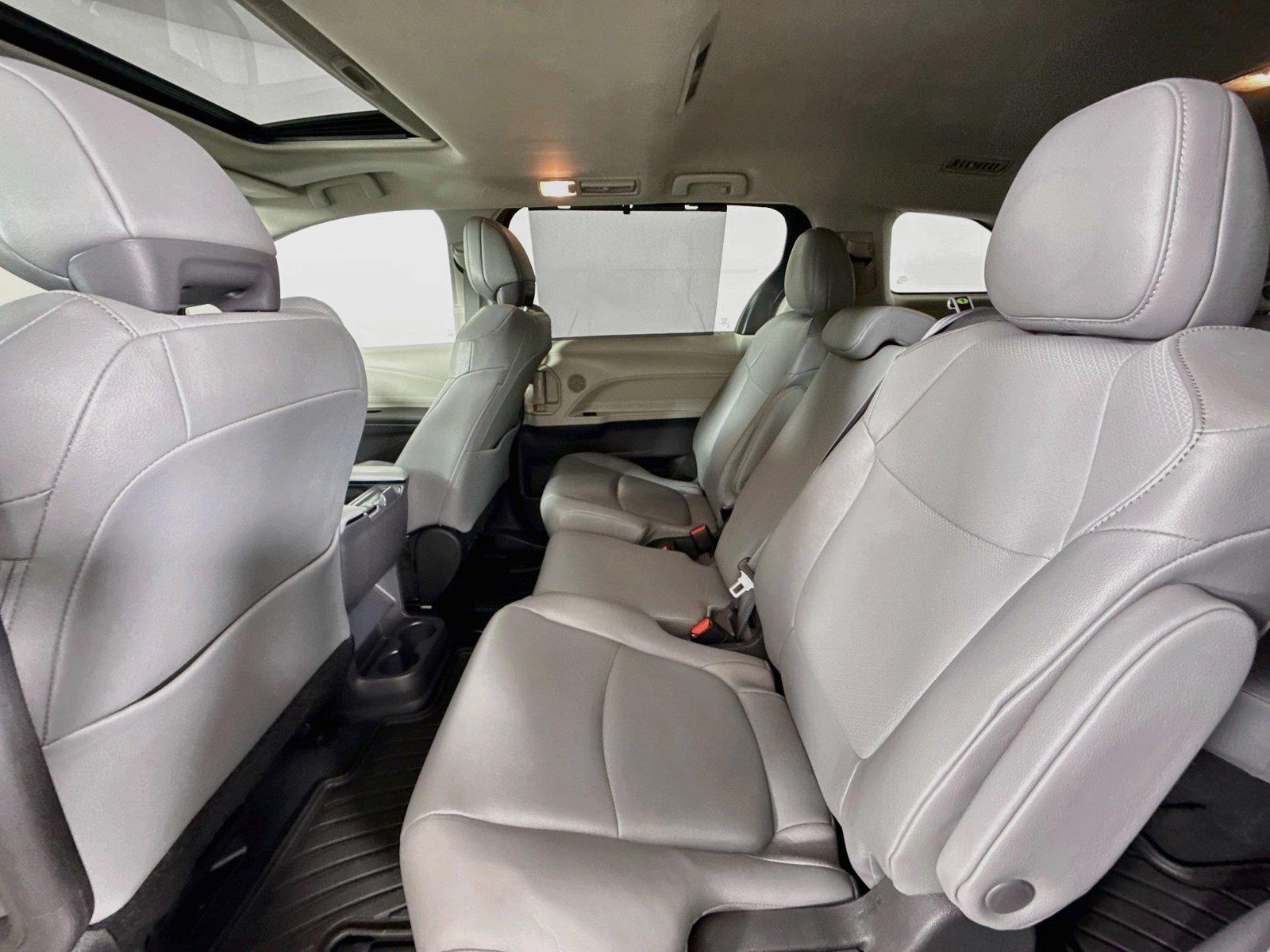 2024 Toyota Sienna XLE 8-Passenger photo 31