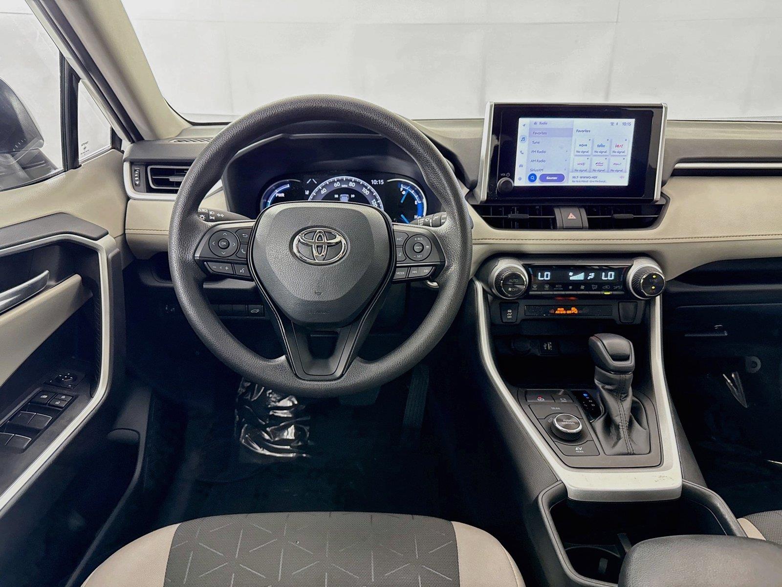 2025 Toyota RAV4 Hybrid XLE photo 30
