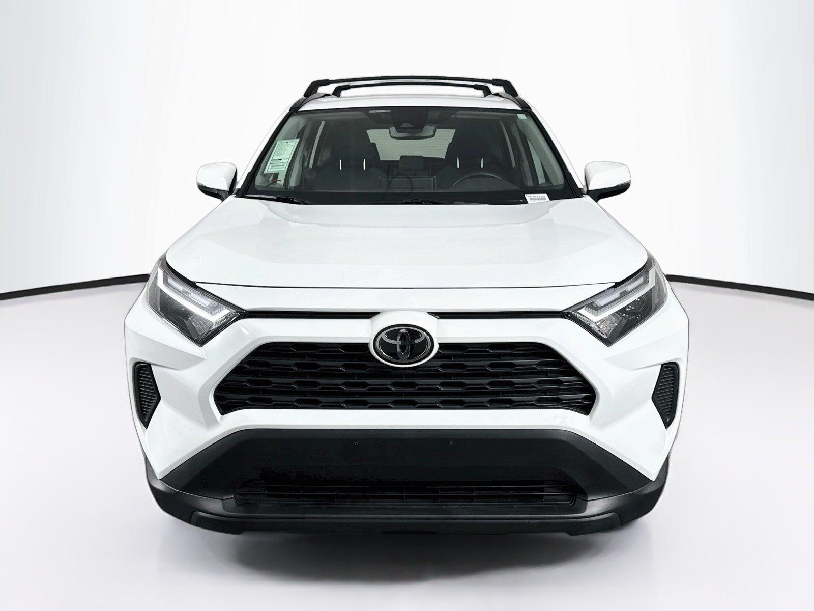 2025 Toyota RAV4 Hybrid XLE photo 7