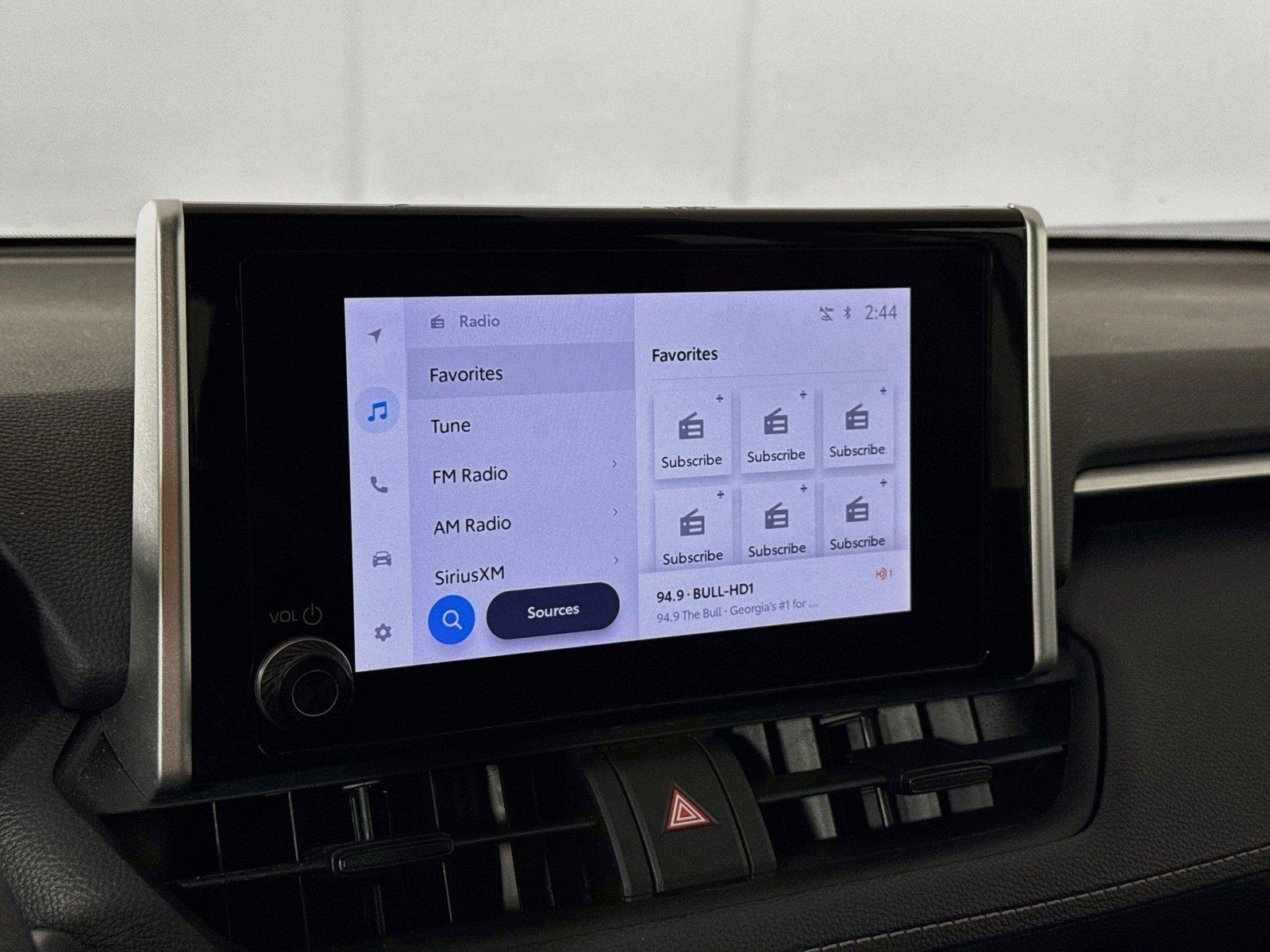 2025 Toyota RAV4 XLE photo 21