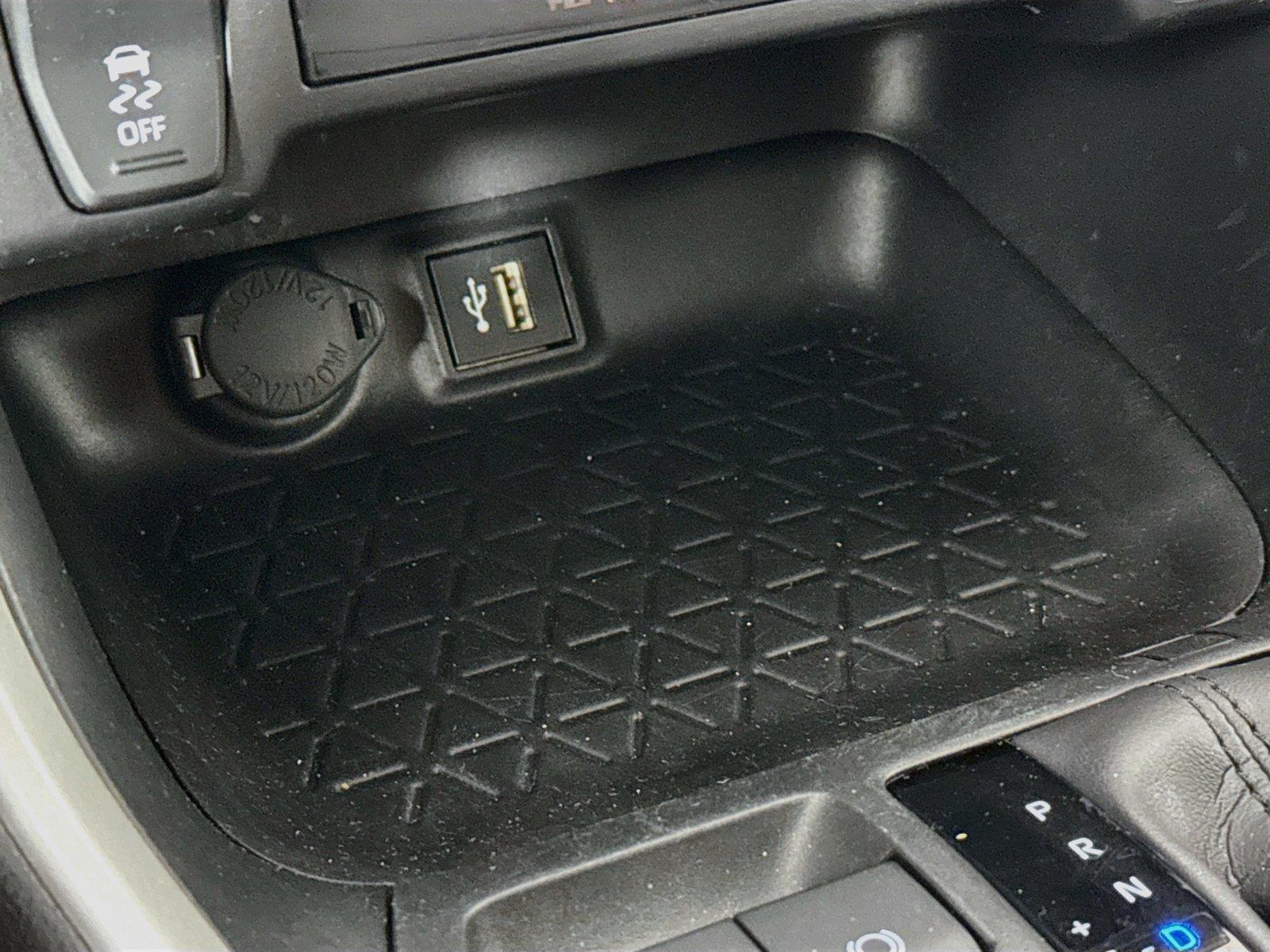 2025 Toyota RAV4 XLE photo 25