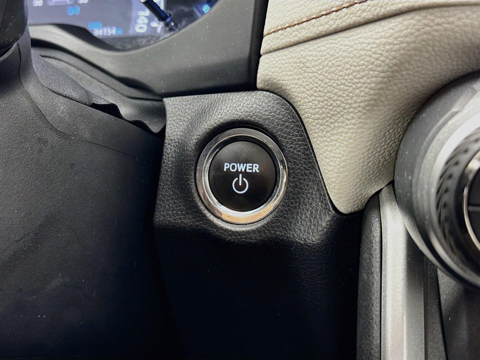 2025 Toyota RAV4 Hybrid XLE photo 20