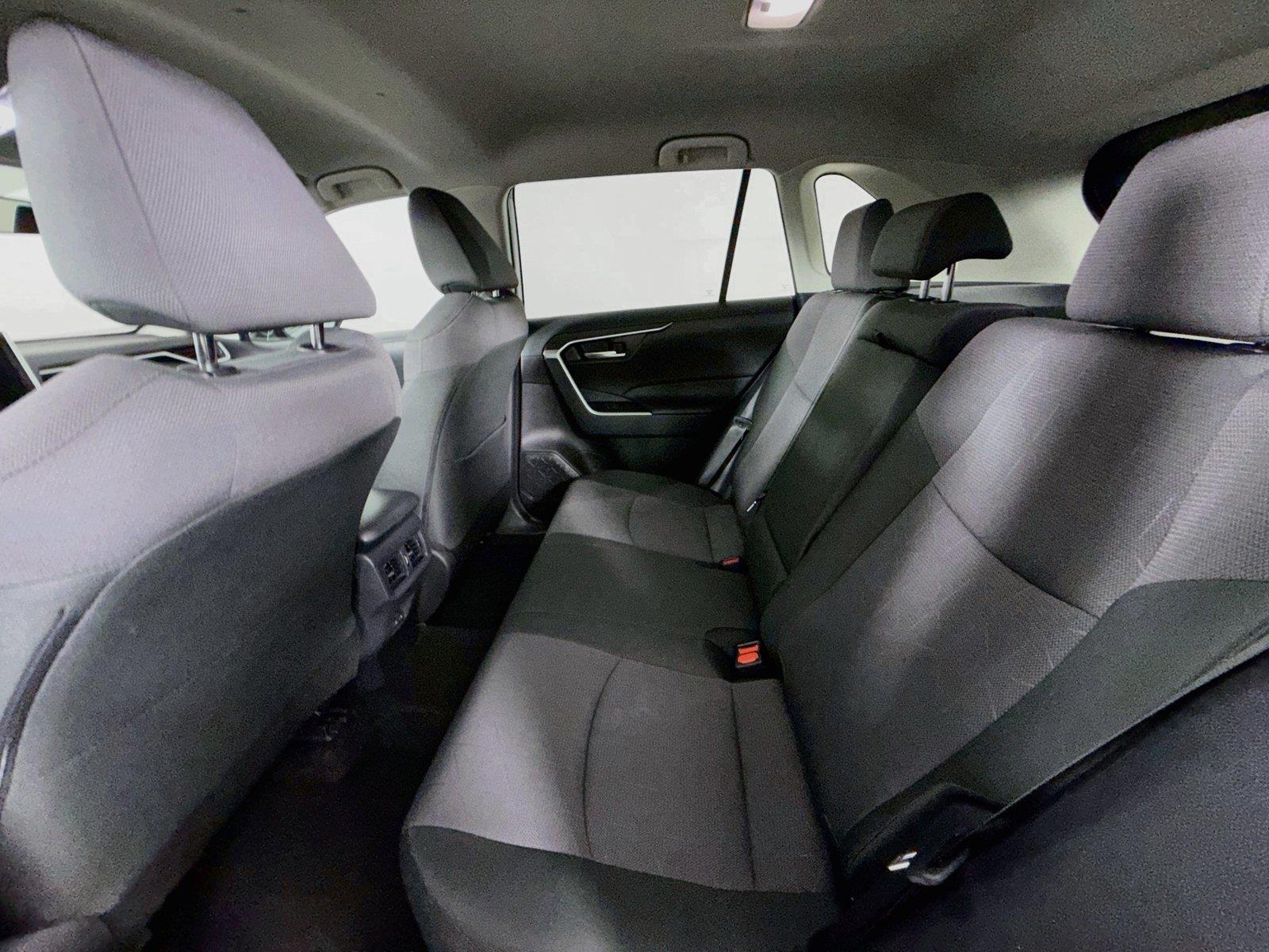 2025 Toyota RAV4 XLE photo 29