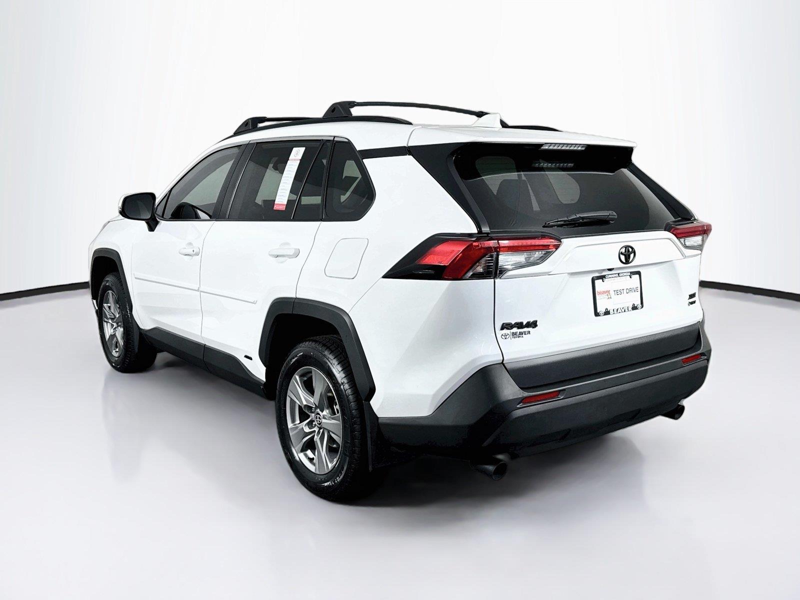 2025 Toyota RAV4 Hybrid XLE photo 11